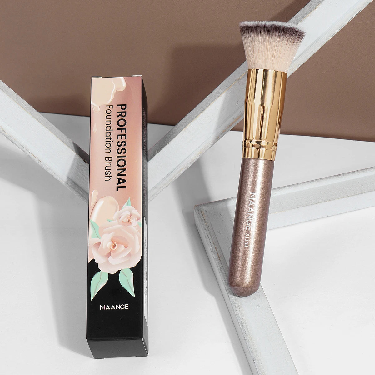 Brocha de Maquillaje con Estuche — Base Perfecta en Segundos